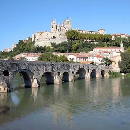 Maison D'angle Climatisee Dans Avec Piscine Commune , 4 Couchages , 400 M De La De Portiragne Lrjp121 * Portiragnes