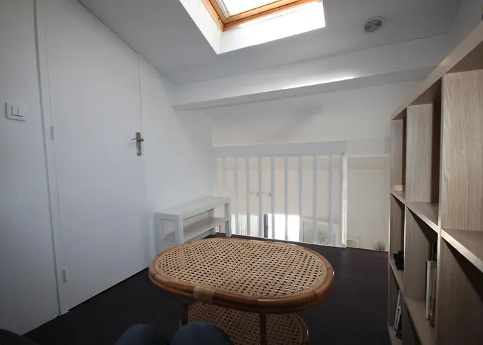 Вилла Belle Maison D'angle Renovee, Sejour Climatise, Avec Piscine Commune , 4 Couchages , 400 M De La De Portiragne Lrjp121 Портирань