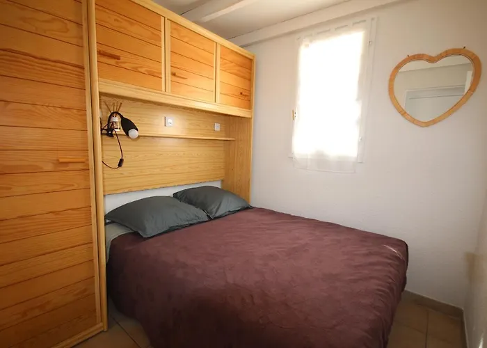 Belle Maison D'angle Renovee, Sejour Climatise, Avec Piscine Commune , 4 Couchages , 400 M De La De Portiragne Lrjp121 Вилла Портирань