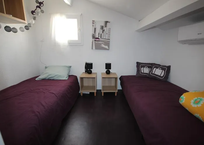 Belle Maison D'angle Renovee, Sejour Climatise, Avec Piscine Commune , 4 Couchages , 400 M De La De Portiragne Lrjp121 Portiragnes