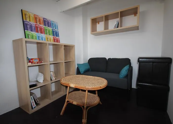 Belle Maison D'angle Renovee, Sejour Climatise, Avec Piscine Commune , 4 Couchages , 400 M De La De Portiragne Lrjp121 Портирань
