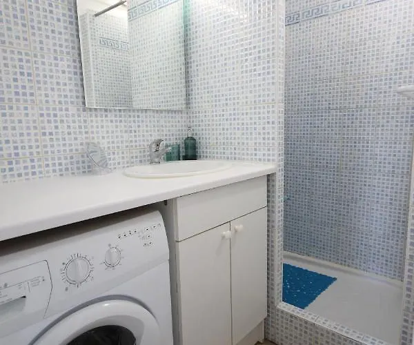 Belle Maison D'angle Renovee, Sejour Climatise, Avec Piscine Commune , 4 Couchages , 400 M De La De Portiragne Lrjp121