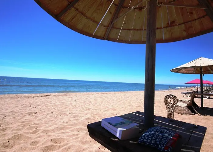 Belle Maison D'angle Renovee, Sejour Climatise, Avec Piscine Commune , 4 Couchages , 400 M De La De Portiragne Lrjp121